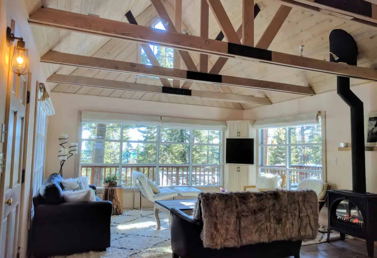 9 Beautiful, PetFriendly Cabins in Lake Tahoe Doggy Check In