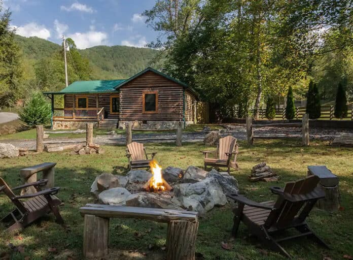 The Best PetFriendly Cabins in Cherokee, North Carolina Doggy Check In