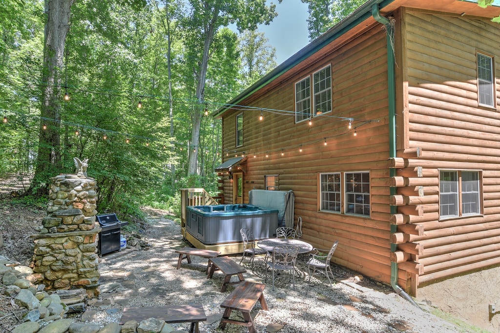 7 Pet Friendly Cabins With Fenced Yards In Asheville North Carolina 