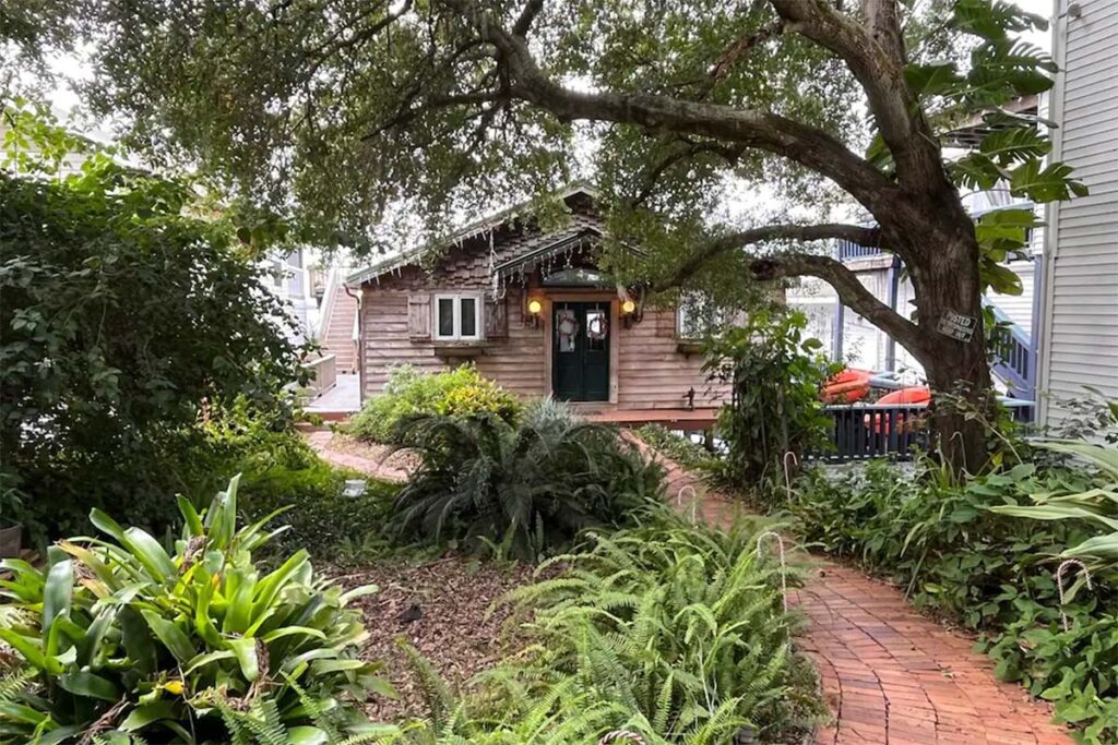 9 Cool PetFriendly Cabin Rentals in Florida Doggy Check In