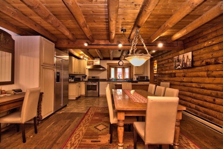 12 Cozy PetFriendly Cabin Rentals in Pennsylvania Doggy Check In