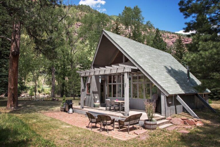 11 Cozy Pet-Friendly Cabins In Colorado - Doggy Check In